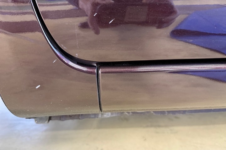 ロッカーパネル擦れキズ修理