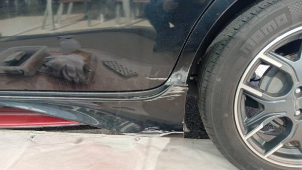 日産ノート リヤドアの擦れキズ修理｜長野県伊那市