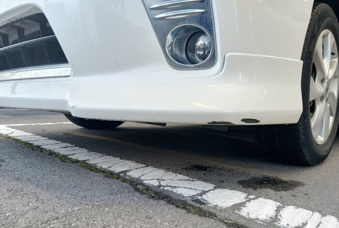 セレナ左リヤバンパーキズ